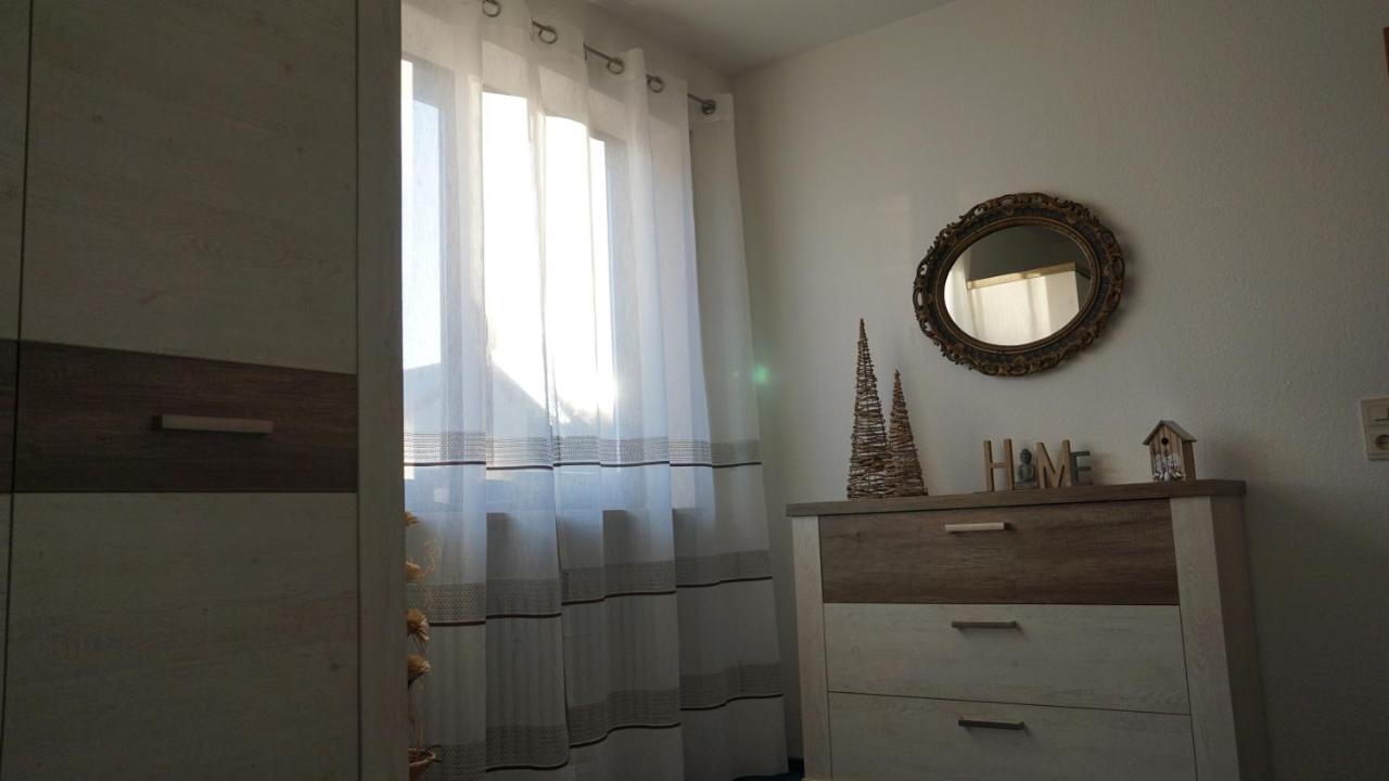 Grosszuegige Wohnung Mit Terrasse Und Gartenzugang - Das Komplette Erdgeschoss Bindlach Kültér fotó