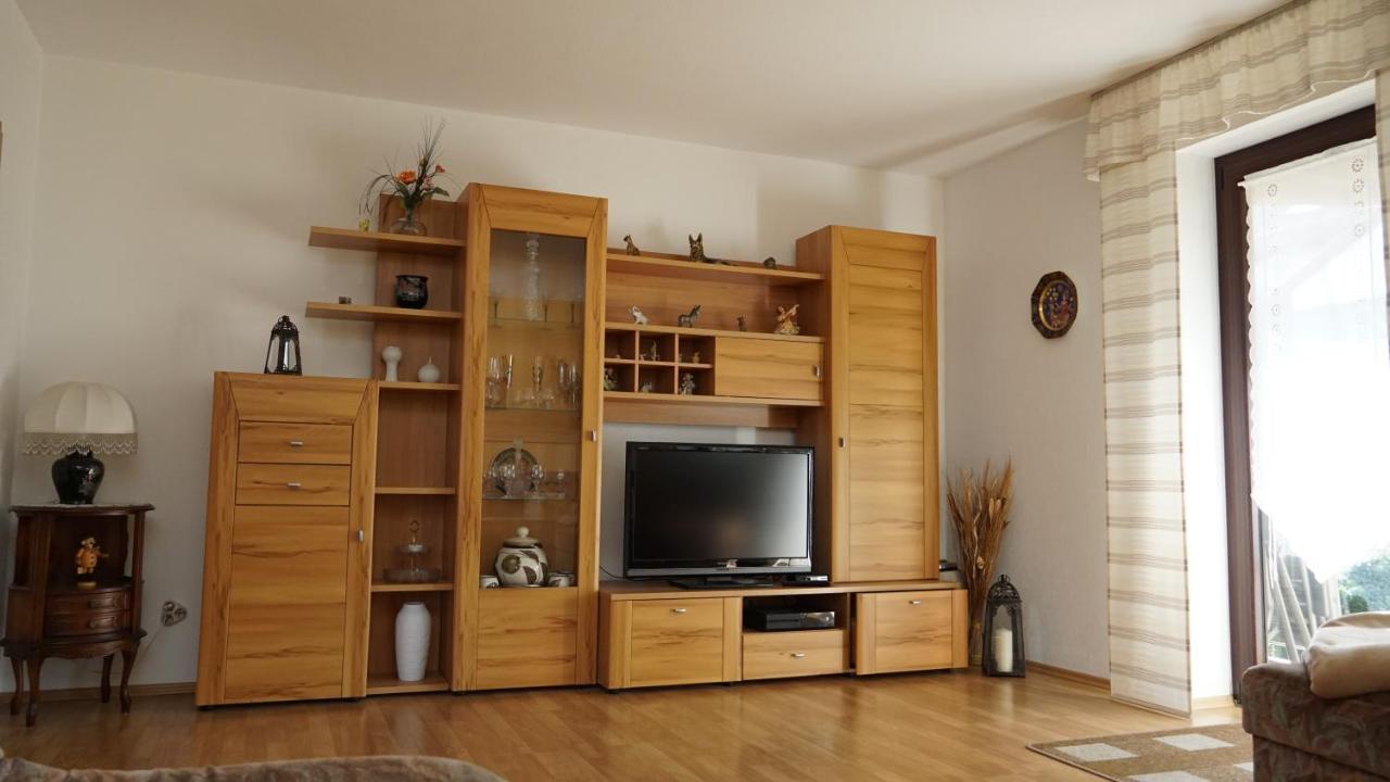 Grosszuegige Wohnung Mit Terrasse Und Gartenzugang - Das Komplette Erdgeschoss Bindlach Kültér fotó