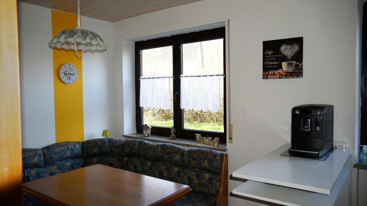 Grosszuegige Wohnung Mit Terrasse Und Gartenzugang - Das Komplette Erdgeschoss Bindlach Kültér fotó